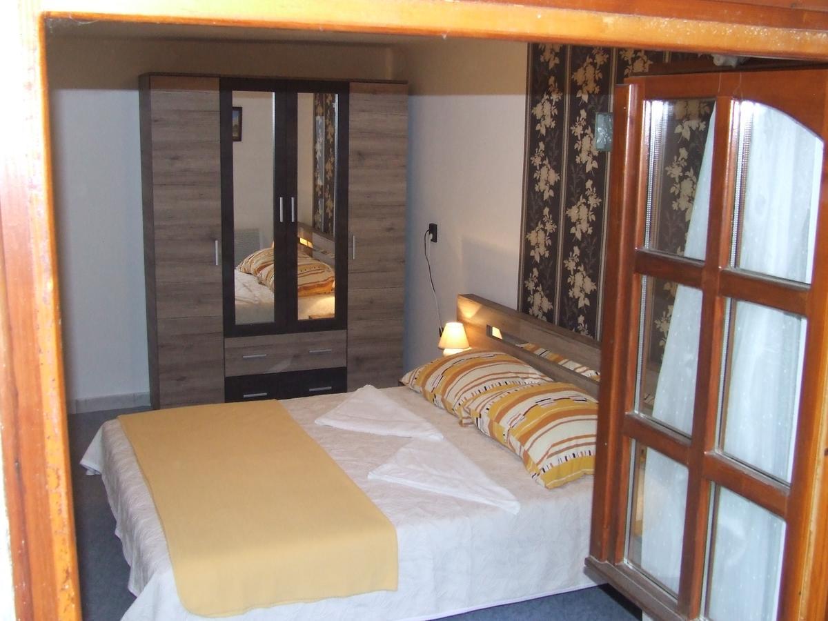 Apartament Eszter Vendeghaz Tiszafüred Zewnętrze zdjęcie